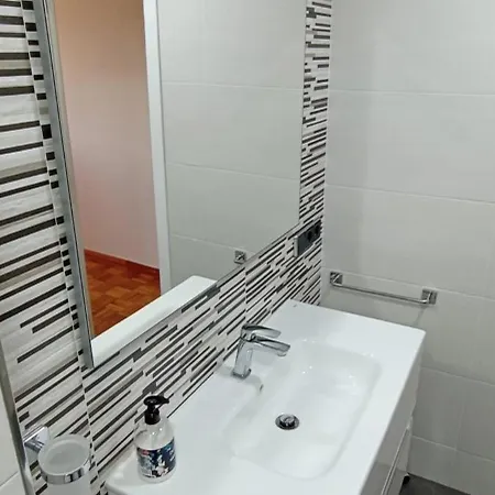 Ensan Ciprian Con Vistas Al Mar