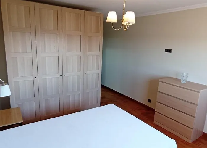 Ensan Ciprian Con Vistas Al Mar Cervo